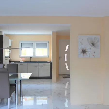 Bei Heidelberg アパート